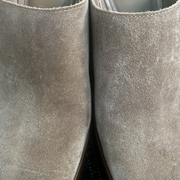 Vince Camuto Tan Suede Platform 7 1/2 Clogs Shoes - Picture 4 of 10